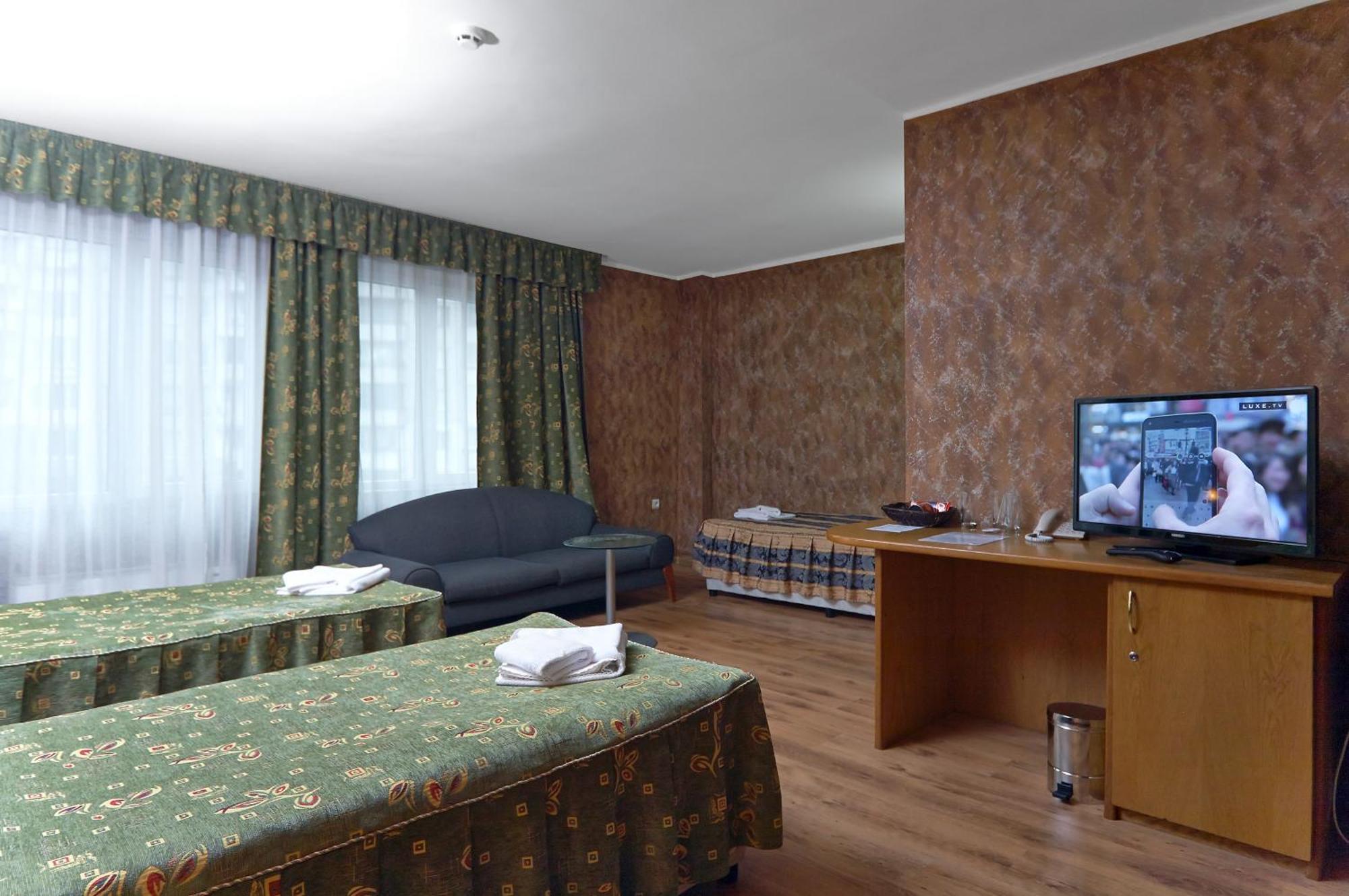 Hotel Akord - Free Parking & Metro Access, Sofia